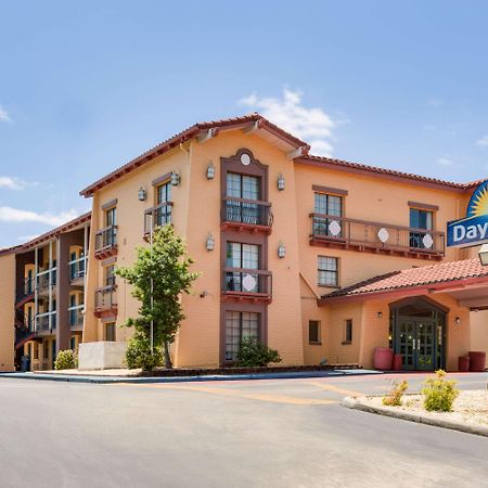 Days Inn By Wyndham Birmingham/West Buitenkant foto