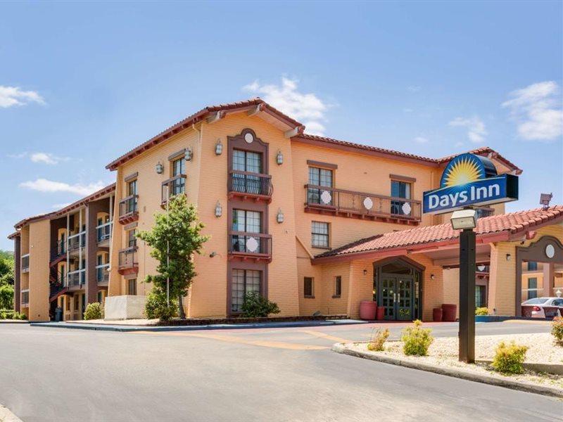 Days Inn By Wyndham Birmingham/West Buitenkant foto