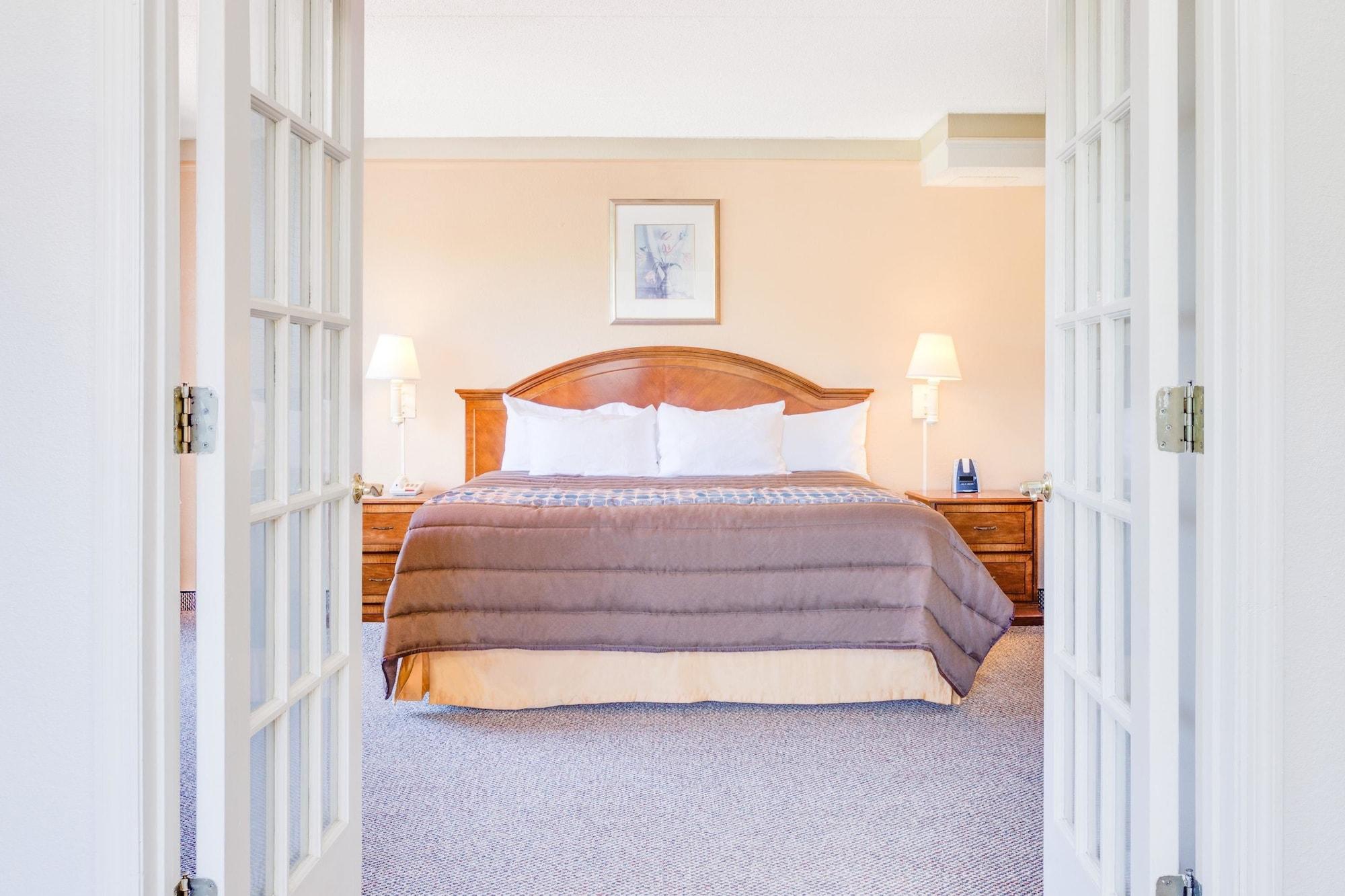 Days Inn By Wyndham Birmingham/West Buitenkant foto