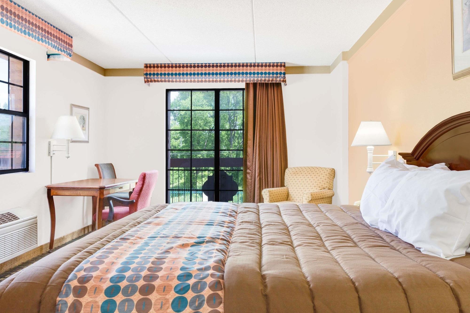 Days Inn By Wyndham Birmingham/West Buitenkant foto
