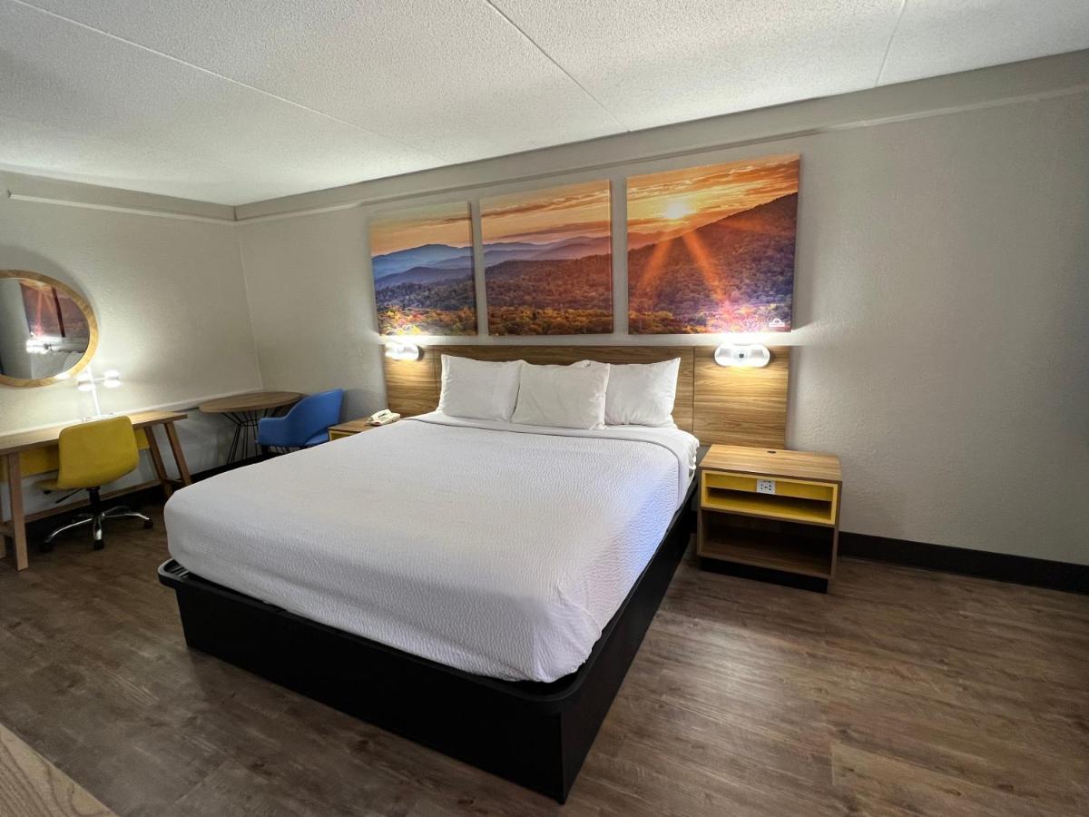 Days Inn By Wyndham Birmingham/West Buitenkant foto